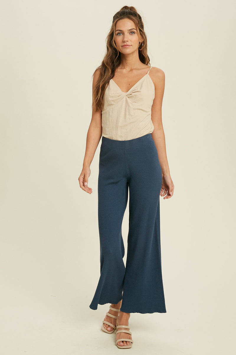 Reign Top